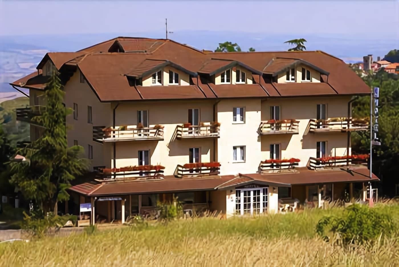 Hotel Gambrinus Аббадія-Сан-Сальваторе Екстер'єр фото
